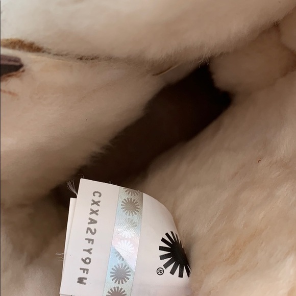 Authentic UGG Constantine chestnut Boots - Picture 5 of 8